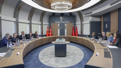 CHP Lideri Özel, Avrupa Konseyi Yetkilisi Cools ile görüştü