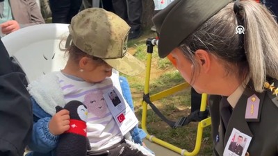 Şehit Uzman Çavuş Önder Özen'in minik kızı yürekleri dağladı: Toplu iğne babama batıyor