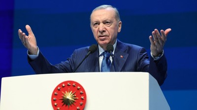 Cumhurbaşkanı Erdoğan: Eline mikrofon alıp sokağa çıkan herkes gazeteci değildir