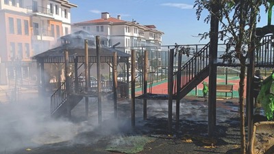 Gaziantep'te çocuk parkı cayır cayır yandı