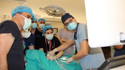 Kütahya’da bebeğin boynundan 445 gram tümör ameliyatla çıkarıldı