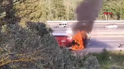 Bursa'da seyir halindeki kamyon alev alev yandı