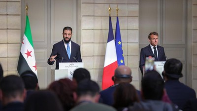 Macron: AB, Suriye'ye yönelik ‘yaptırımları kademeli olarak kaldırmaya’ devam edecek