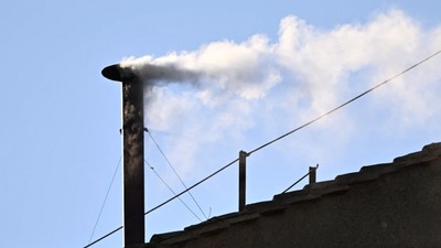 Vatikan'da beyaz duman: Yeni Papa seçildi
