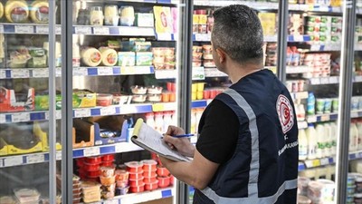 Bakanlık fiyat oyuncularına geçit vermedi: 5 zincir markete 231 milyon TL ceza!