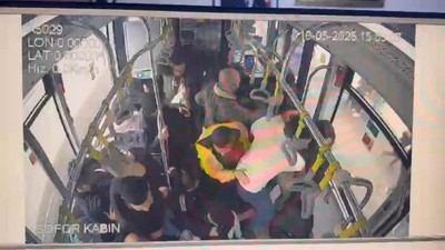 Beylikdüzü’ndeki metrobüs kazası araç kamerasında: Yolcular havada savruldu
