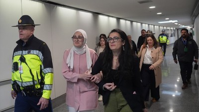 Rümeysa Öztürk’e ABD’de komşularından destek: Evinin önü çiçeklerle donatıldı
