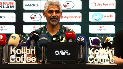 Şampiyon Kocaelispor'da teknik direktör İsmet Taşdemir dönemi sona erdi