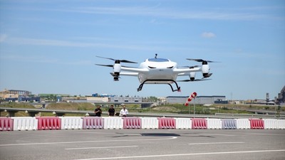 İki kişilik elektrikli uçan araba için geri sayım! Trafiğe çıkacağı tarih belli oldu