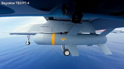 TCG Anadolu'dan havalanan Bayraktar TB3’ler hedefleri tam isabetle vurdu