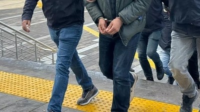 Mersin'de öğrencileri taciz ettiği iddia edilen öğretmen tutuklandı