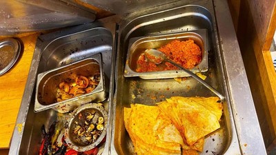 Mide bulandıran görüntülerin adresi Antalya! Hijyen yok, küf var, bozuk et var: Süresiz mühürlendi