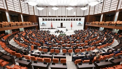 Milletvekilleri 'deprem erken uyarı sistemi' tanıtıldığı sırada depreme yakalandı