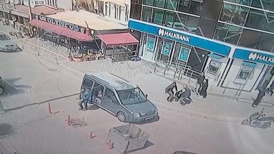 Kadını zorla araca bindirmek istediler! Vatandaşlar engel oldu