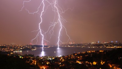 İstanbul ve 15 il için uyarı: 'Elektrik fırtınası' alarmı