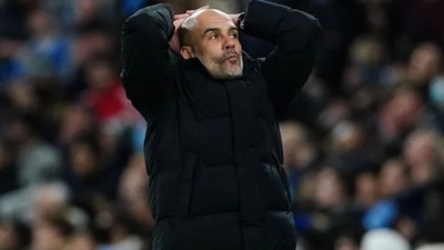 Sezona büyük hedeflerle başlayan Manchester City'ye bir şok daha
