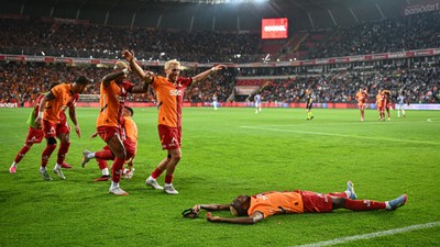 Galatasaray taraftarında büyük hazırlık! Victor Osimhen gitmesin diye harekete geçtiler