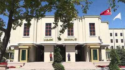 İçişleri Bakanlığı'ndan '30 büyükşehir ilçesine kaymakam yerine vali atanacağı' iddiasına yanıt