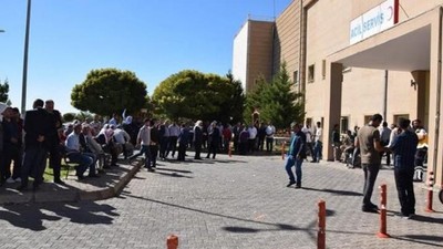 Şanlıurfa'da polis merkezi önünde kavga: 5 yaralı, 12 gözaltı