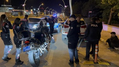 Ehliyetsiz sürücü polisi alarma geçirdi