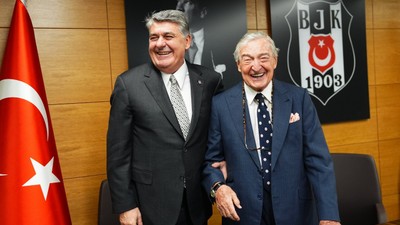 Koç Holding Onursal Başkanı Rahmi Koç'tan Adalı'ya tebrik ziyareti