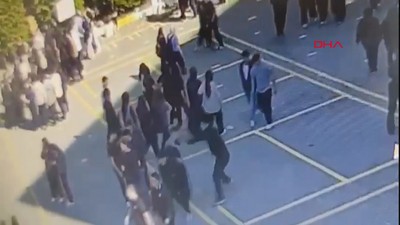 Sultanbeyli'de lise öğrencisi okul bahçesinde arkadaşını bıçakladı