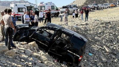 Şırnak'ta feci kaza! Hafif ticari araç şarampole devrildi: 3 ölü, 3 kişi yaralı