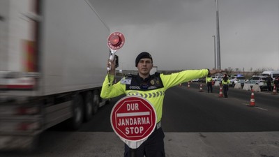 Trafik güvenliğini hiçe sayanlara rekor cezalar geliyor! Kırmızı ışık ihlalinin tekrarında 80 bin TL olacak
