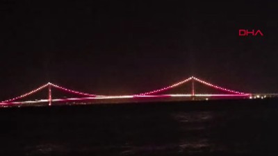 1915 Çanakkale Köprüsü sarı-kırmızı renklere büründü