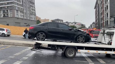 Beylikdüzü'nde zincirleme kaza: 4 yaralı