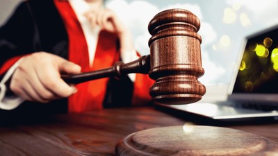 Eşinin iş yerini bilmeyen koca kusurlu sayıldı: Yargıtay'dan emsal karar!