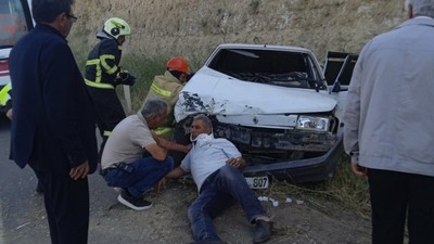 Mardin’de iki otomobil çarpıştı: 3'ü çocuk, 8 yaralı