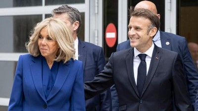 Macron'dan 'tokat' iddialarına yanıt: Eşimle şakalaşıyorduk