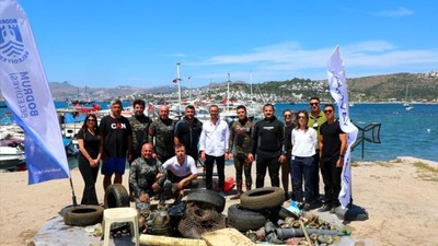 Bodrum'da dalgıçlar denizden 223 kilogram atık topladı
