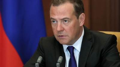 Medvedev'den Trump'a nükleer uyarı: Gerçekten kötü olan tek şey dünya savaşıdır!