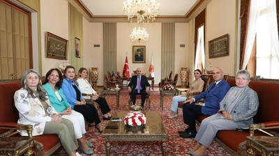 TBMM Başkanı Kurtulmuş, kadın milletvekillerinin yanında