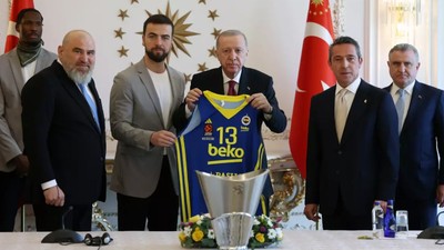 Cumhurbaşkanı Erdoğan, Avrupa şampiyonu olan Fenerbahçe Beko basketbol takımını kabul etti