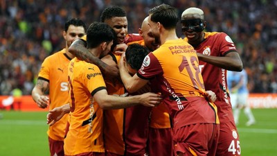 Galatasaray sezonu 3 puanla kapattı | Galatasaray - Başakşehir: 2-0