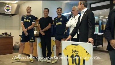 Fenerbahçe'den ayrılan Tadic ve Dzeko'ya mutfakta plaket verildi