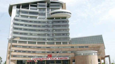 İBB’ye 5. dalga operasyon sonrası CHP İstanbul’da olağanüstü toplantıya gidiyor