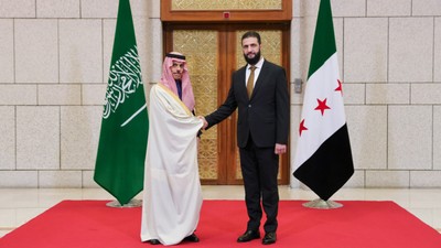 Suriye Cumhurbaşkanı Şara, Suudi Arabistan Dışişleri Bakanı Faysal bin Ferhan ile görüştü