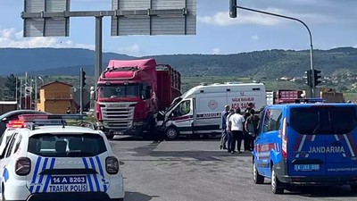 Başsavcının bulunduğu ambulans, kazaya karıştı: 8 yaralı