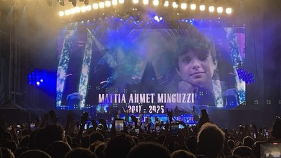 Ünlü rock grubu Gun's N' Roses, İstanbul konserinde Mattia Ahmet Minguzzi'ye şarkı hediye etti
