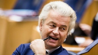 Hollanda'da hükümet düştü