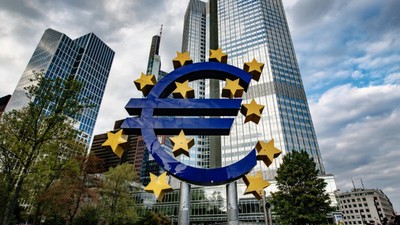 ECB'den sürpriz hamle: Faizler hedefin altındaki enflasyonla düştü