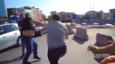İstanbul'da trafikte sürücüye hamile eşinin yanında saldırdılar
