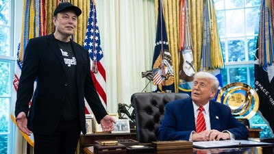 Trump, Elon Musk'ın "aklını kaçırdığını" söyledi
