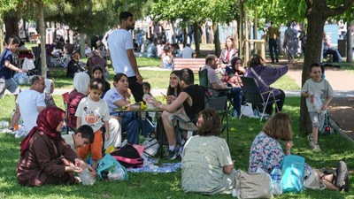 İstanbul'da bayram ikinci günü sahil ve parklarda geçirildi