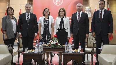 Siyasi partilerin bayram trafiği başladı! Tarihi görüşmelerden detaylar