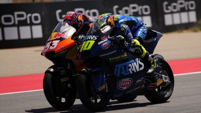 Deniz Öncü Moto2 Dünya Şampiyonası'nda İspanya etabını son metrede kazandı